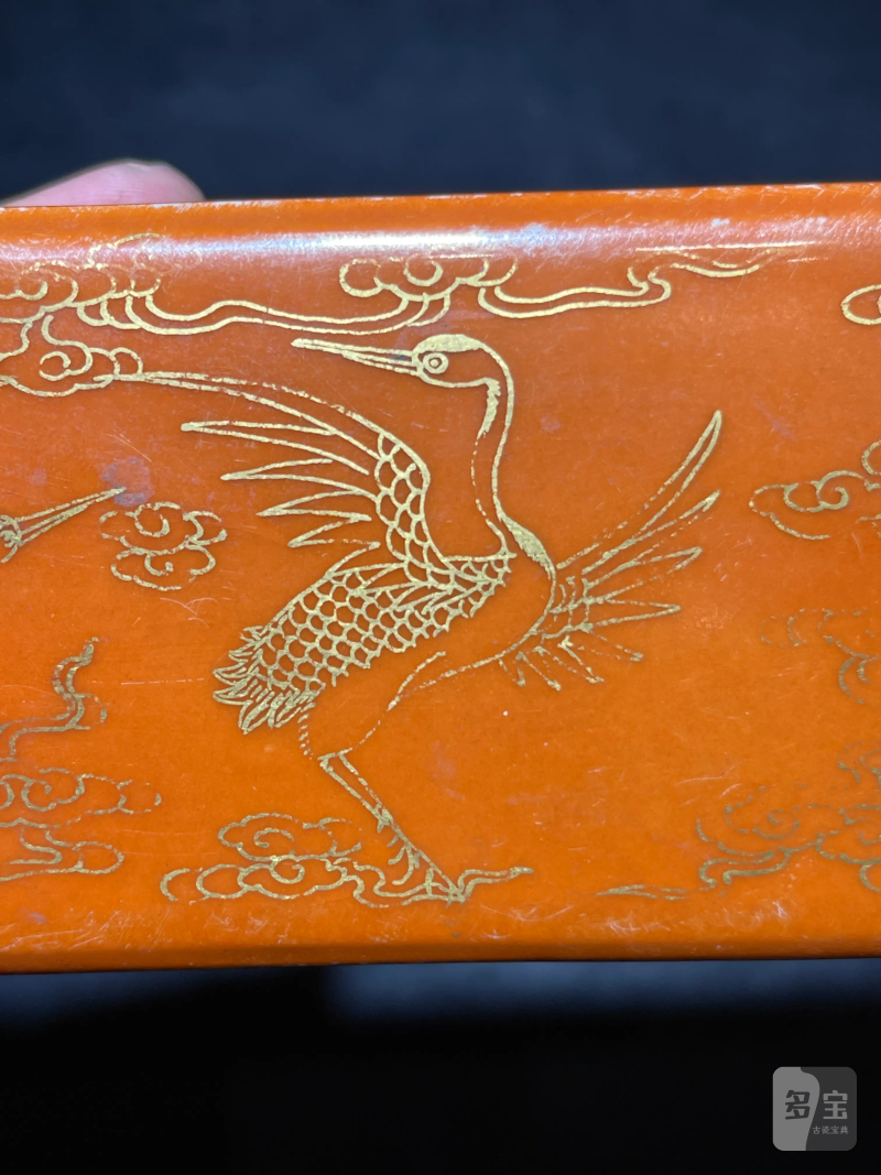 民国 珊瑚红描金云鹤纹镂空香薰 - 图4